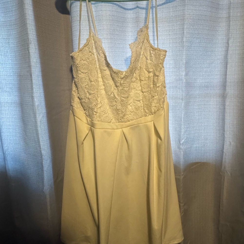Elegant Cream Lace Dress
